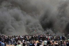 Tüntetés és összecsapások a Gázai övezet határán, 2018. április 6. Fotó: MAHMUD HAMS / AFP