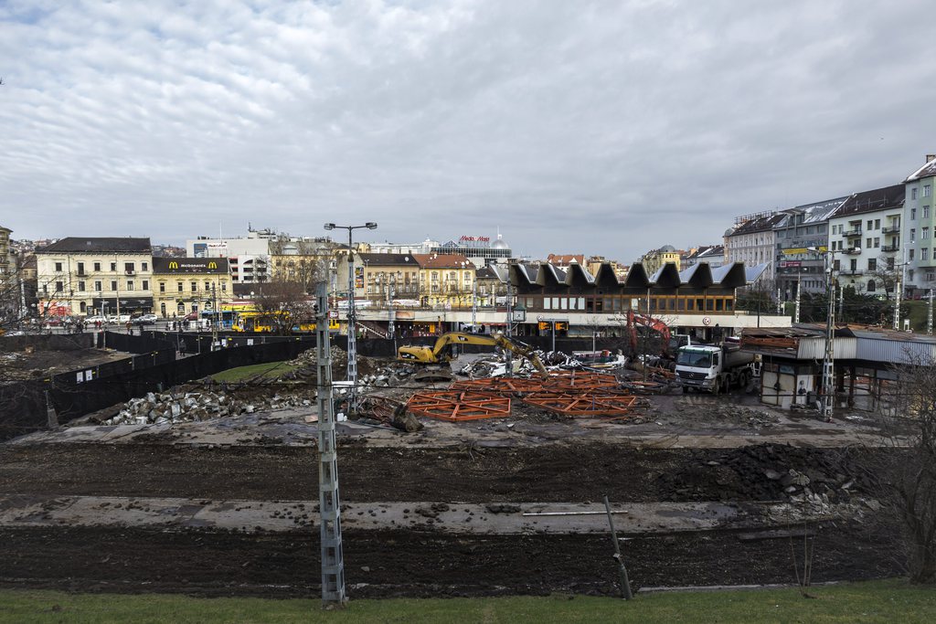 Az átépítés alatt álló fővárosi Széll Kálmán tér 2015. január 26-án. MTI Fotó: Szigetváry Zsolt