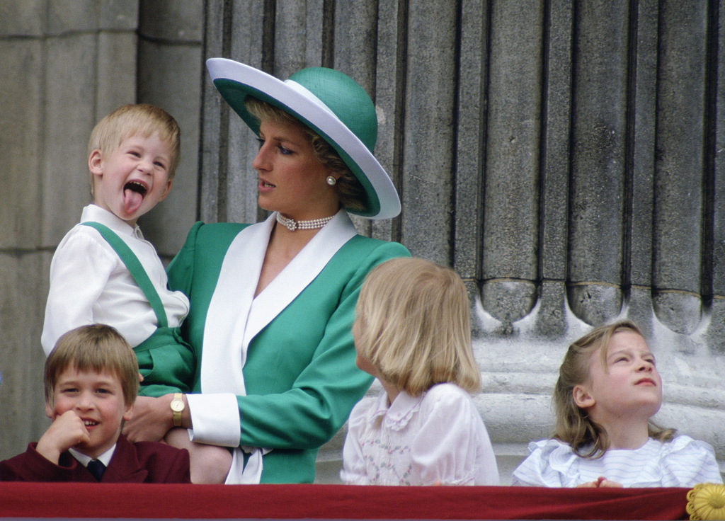 A kis Harry herceg édesanyja, Diana karjaiban - Fotó Tim Graham / Getty Images
