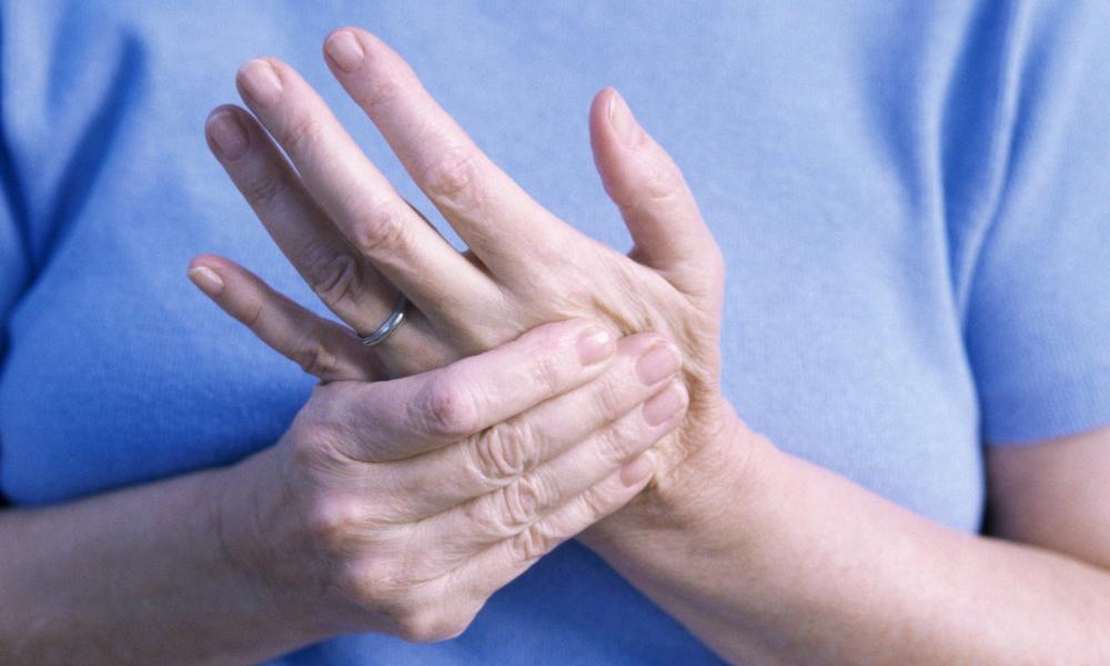 Béres mozgás – Hogyan enyhítsük az időskori kézfájdalmakat?