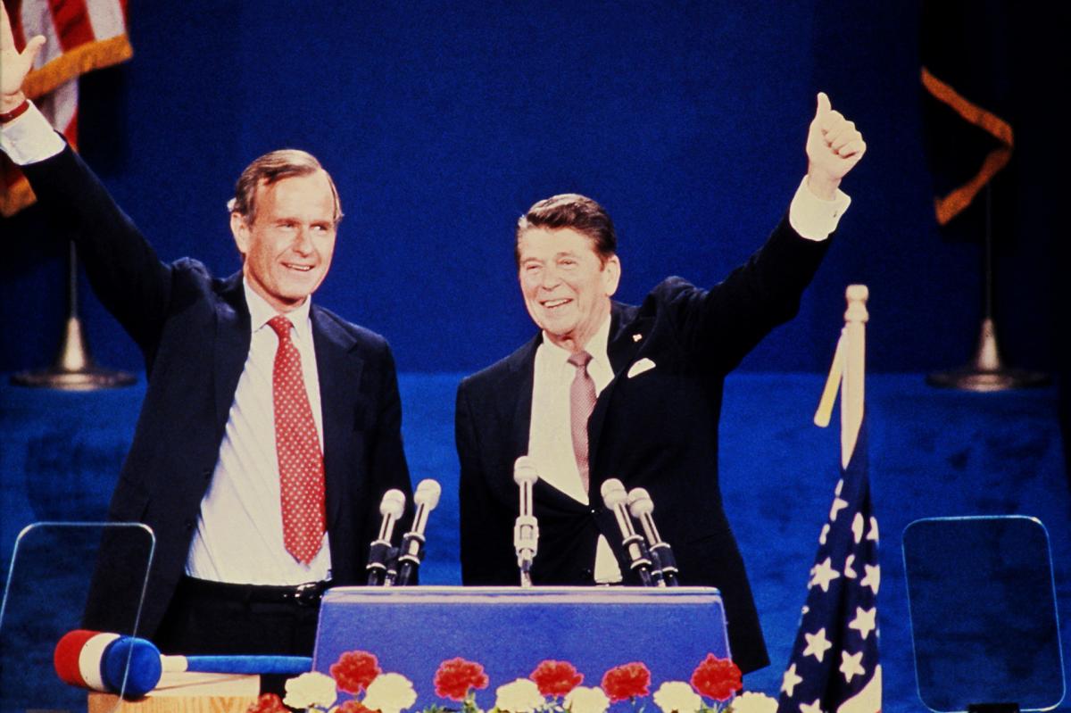 Része volt Ronald Reagan 1980-as választási sikerében, dolgozott az idősebb George Bushnak