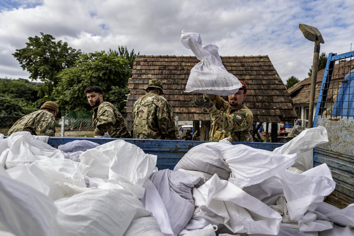 Védik a Margit-szigetet is, a fővárost várhatóan péntek este vagy szombat hajnalban éri el a legmagasabb ár