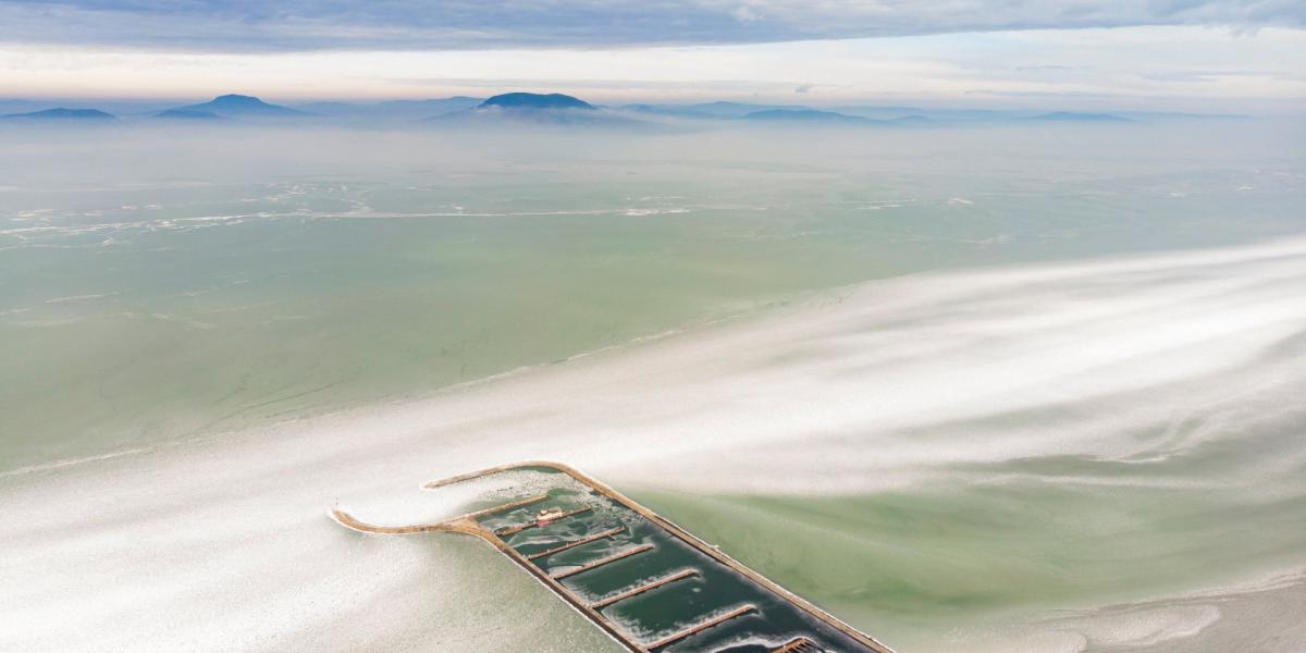 A jeges Balaton a balatonfenyvesi kikötőnél