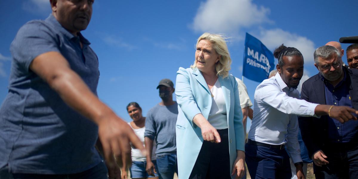 Magyar bankhitelből. Marine Le Pen azzal kampányol, hogy
vissza akarja adni a franciák
pénzét