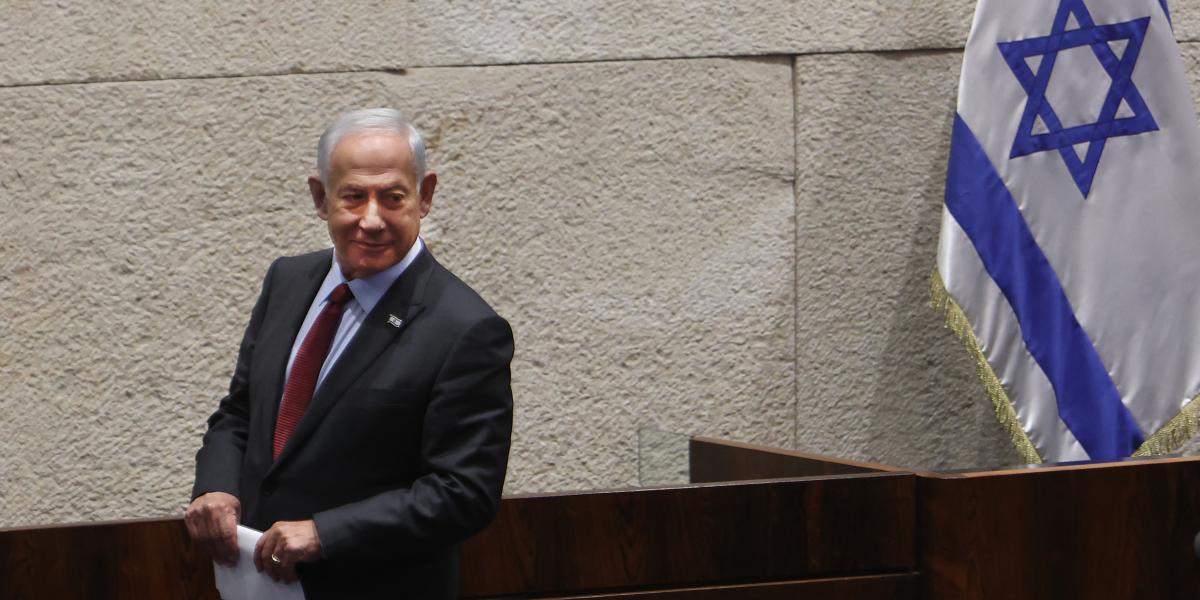 Alakul az illiberális Izrael: új törvény biztosítja, hogy a többszörösen elítélt pártvezető miniszteri poszton folytassa