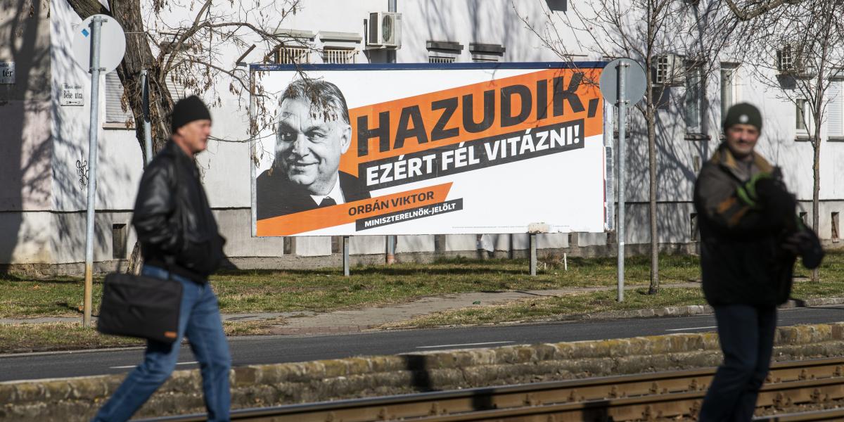 Orbán Viktor jogfelfogásában megengedett a társadalom tudatos megtévesztése