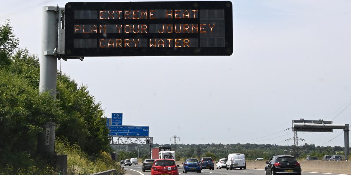 Extrém hőségre figyelmeztető kijelző Londontól északra