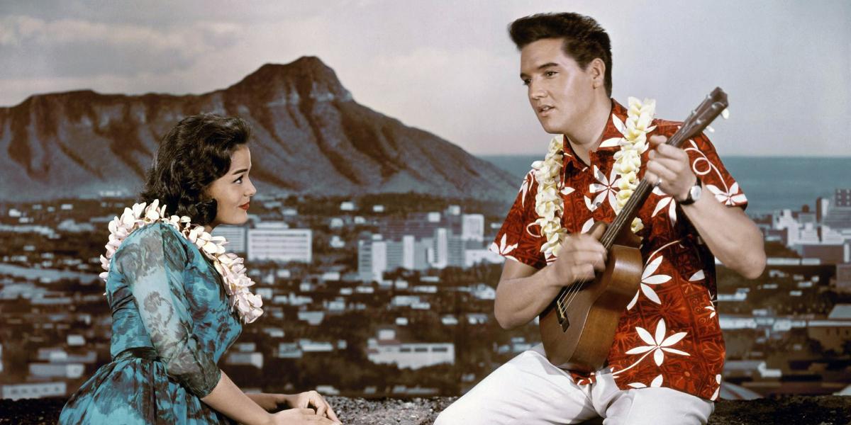 Elvis a Blue Hawaii című filmben, melyben elhangzik a Can’t Help Fallin’ in Love