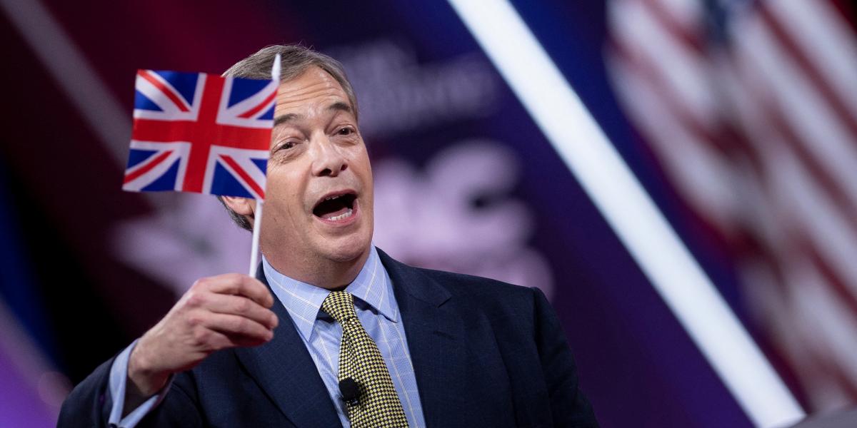 Farage-nak politikai nézetei miatt kellett új bank után néznie