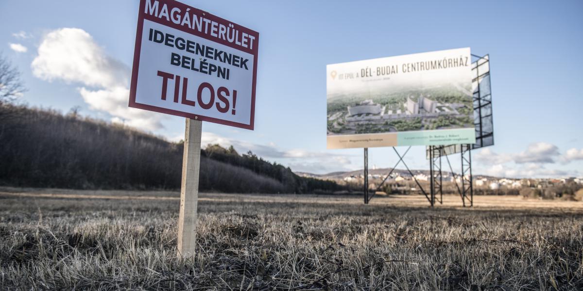 A helye megvan a szuperkórháznak, az építését több mint egy éve el kellett volna kezdeni