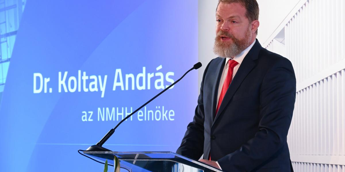 oltay András, a Nemzeti Média- és Hírközlési Hatóság (NMHH) elnöke beszédet mond az NMHH új hírközléstechnikai komplexuma átadásán a főváros XIII. kerületében 2023. szeptember 7-én