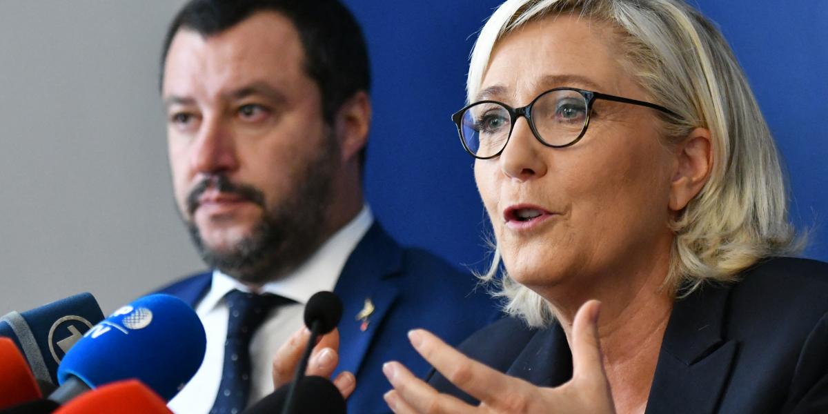 Matteo Salvini Ligája vasárnapi rendezvényének díszvendége Marine Le Pen volt. A két populista politikus megadta az európai szélsőjobb EP-kampányának alaphangját