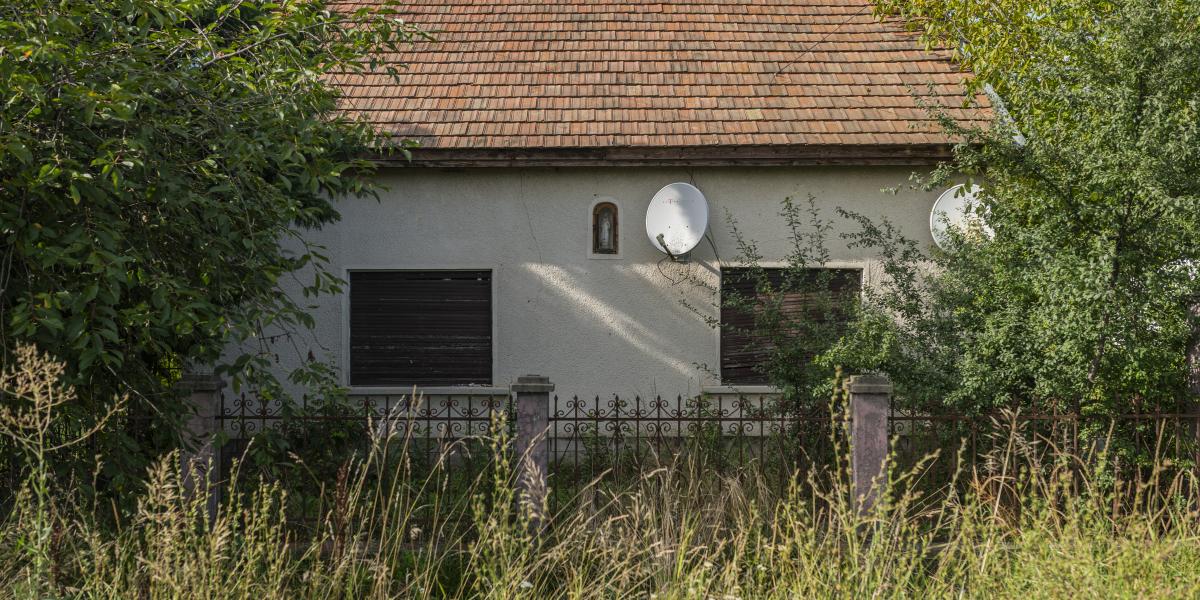 Az átvett ingatlanok többsége falusi környezetben lévő családi ház, a bérlők nagy része nyugdíjas vagy sokgyerekes