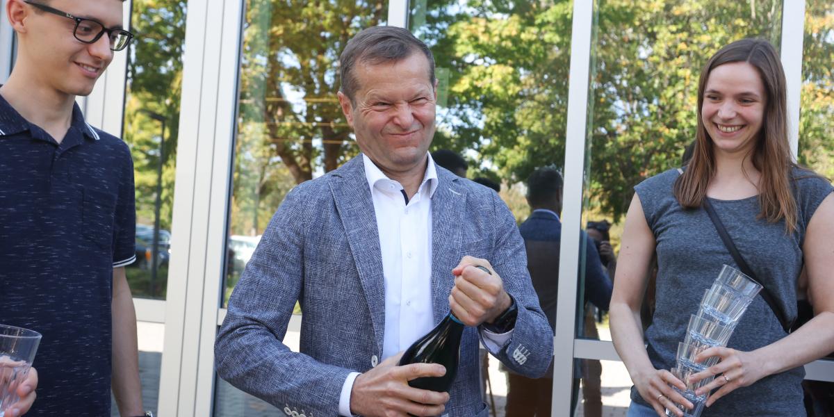 Krausz Ferenc és csapata már koccintott egyet az elismerésre