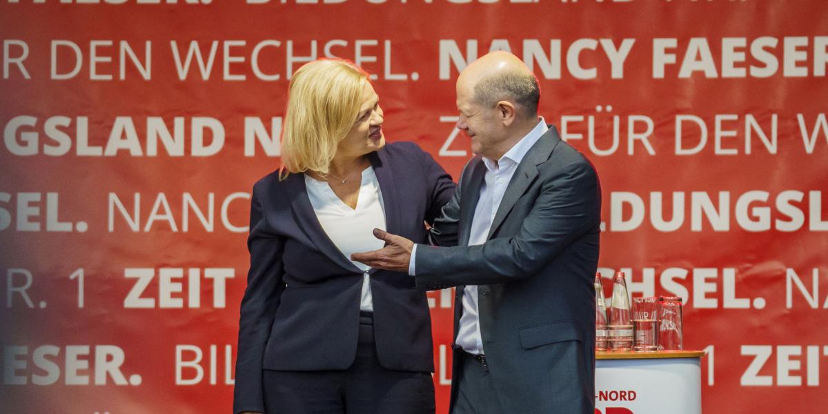 Az SPD váratlanul Nancy Faesert, a szövetségi kabinet belügyminiszterét indította Hessen tartományi csúcsjelöltjeként, de ez a húzás nem járt sikerrel