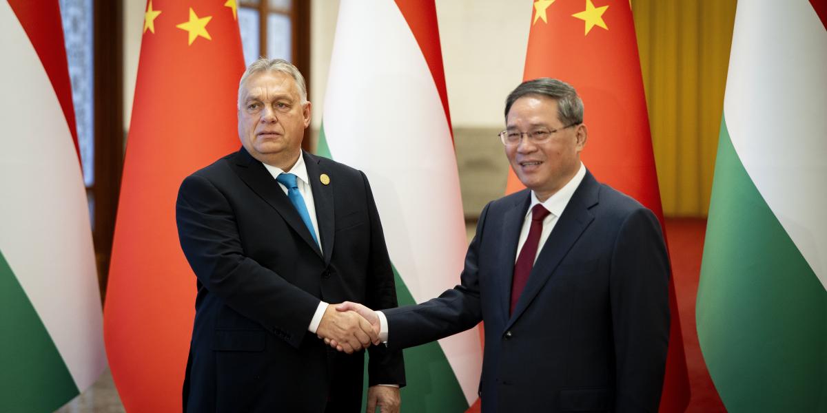  Orbán Viktor miniszterelnököt  fogadja Li Csiang kínai kormányfõ Pekingben 2023. október 16-án