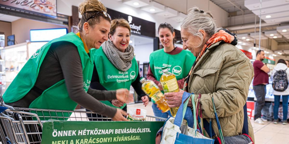 Elsősorban tartós élelmiszereket várnak