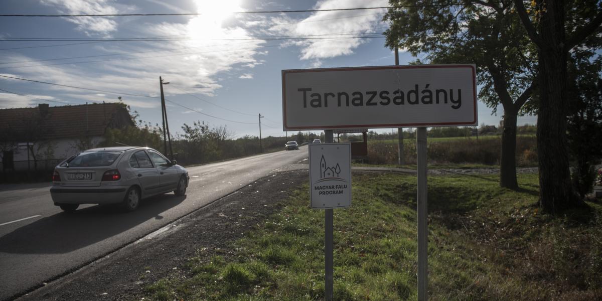 A zömmel romák lakta, 1300 fős Tarnazsadány lakói felháborodtak azokon a híradásokon, hogy a kislány éhen halt volna