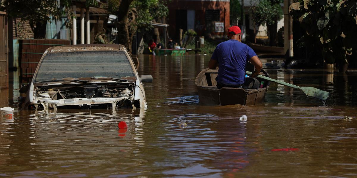 Árvízben úszó utca a Rio Grande do Sulban lévő Encantadóban