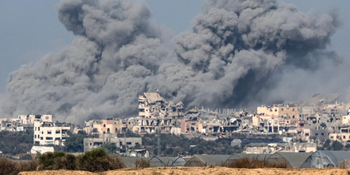 Csatatérré vált az egyik fő evakuációs útvonal Gázában, egyre kezelhetetlenebb a helyzet az övezet déli részének...