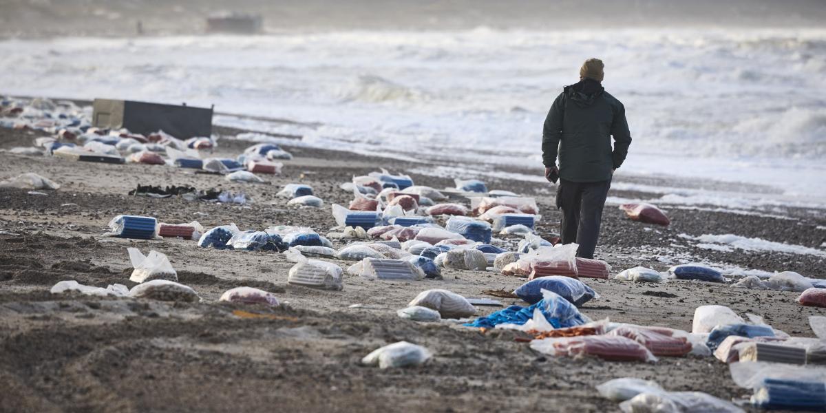 Egy december végi vihar, a Pia nyomai Norvégia északi partjainál