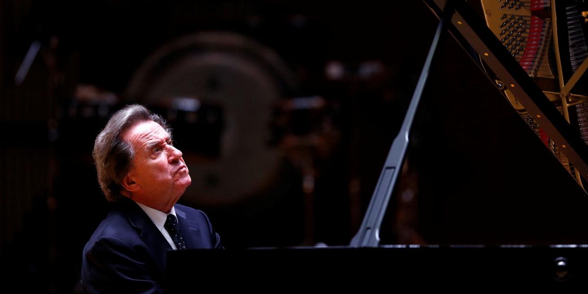 Az osztrák zongoraművész, Rudolf Buchbinder Beethoven valamennyi zongoraversenyét előadja két koncerten