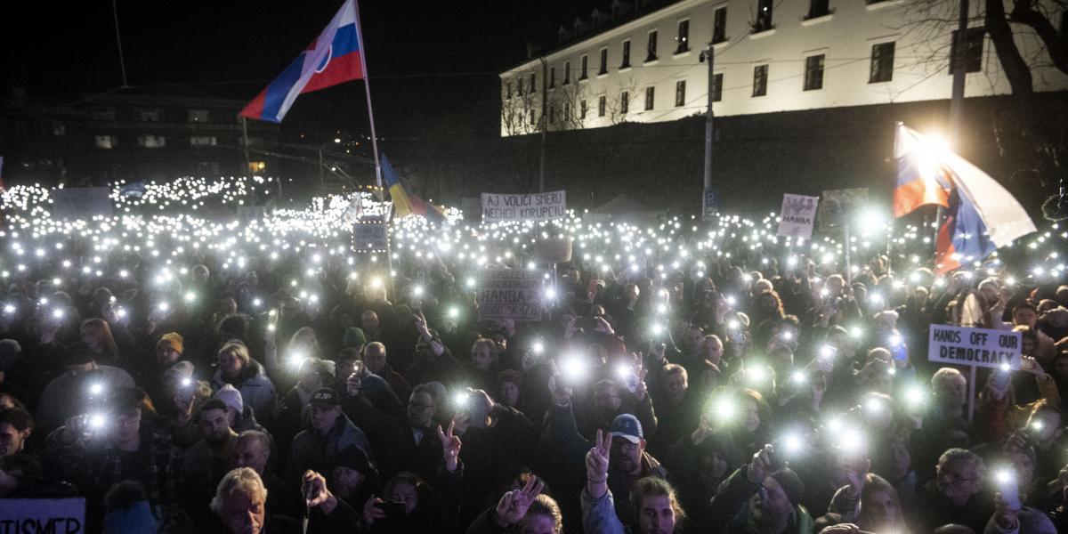 Felére csökkentette a pedofil bűncselekmények elévülési idejét a Fico-kormány mögötti parlamenti többség Szlovákiában Felére csökkentette a pedofil bűncselekmények elévülési idejét a Fico-kormány mögötti parlamenti többség Szlovákiában
