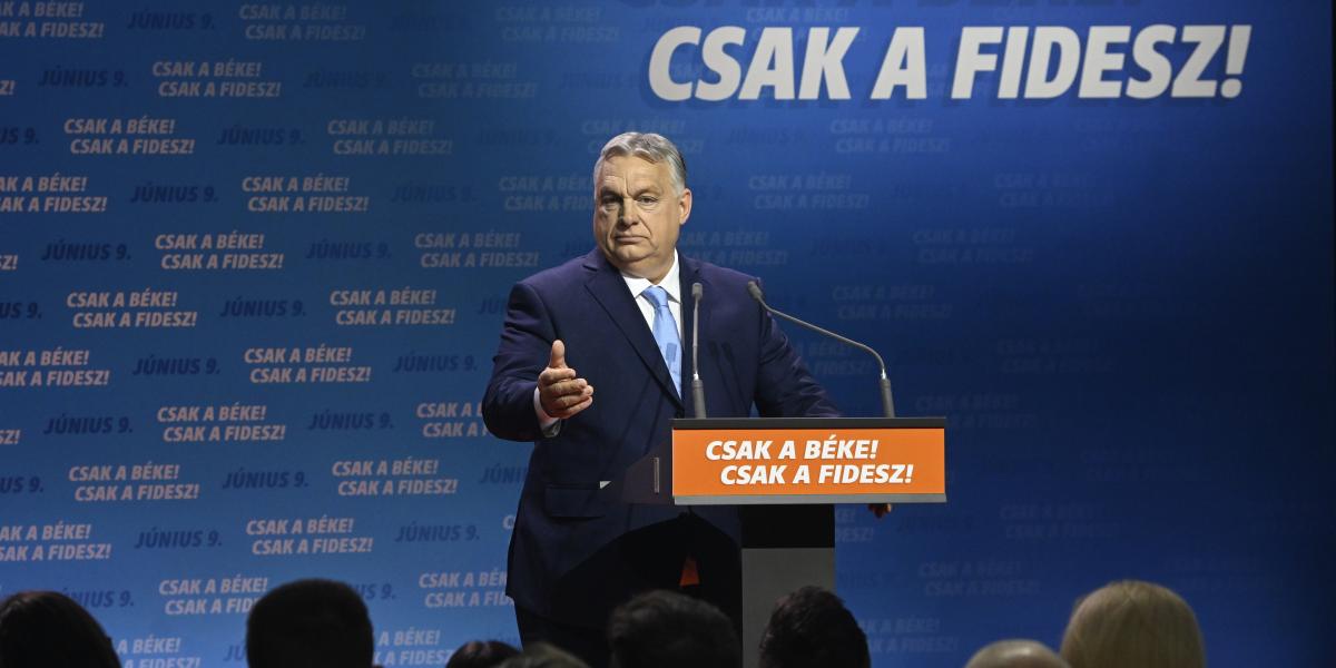 Orbán Viktor csúsztatott, van általa idézett mondat, amely foszlányokban sem szerepel a részvételével tartott brüsszeli konferenciát betiltó végzésben