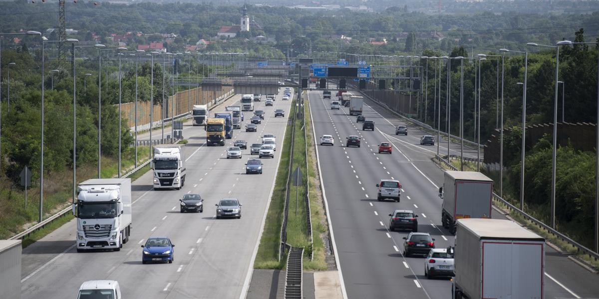 Kötelezettségszegési eljárás indult a Mészáros Lőrincnek 35 évre adott autópálya-koncessziók miatt
