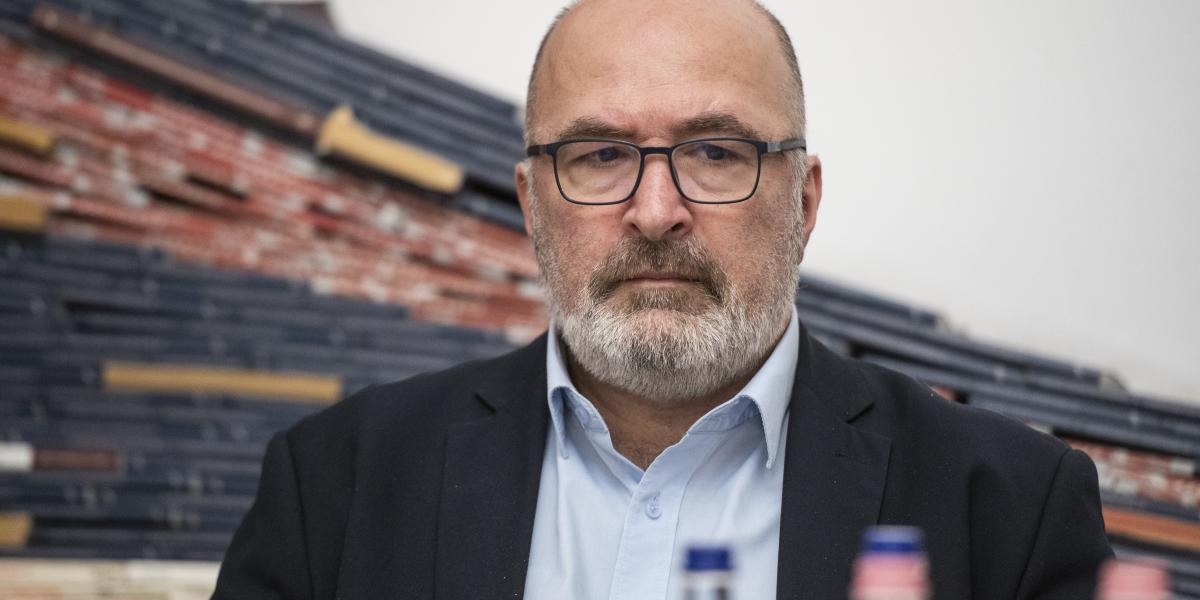 Saját jelöltet indít Pikó András ellen az MSZP, pálfordulással vádolja a józsefvárosi polgármestert