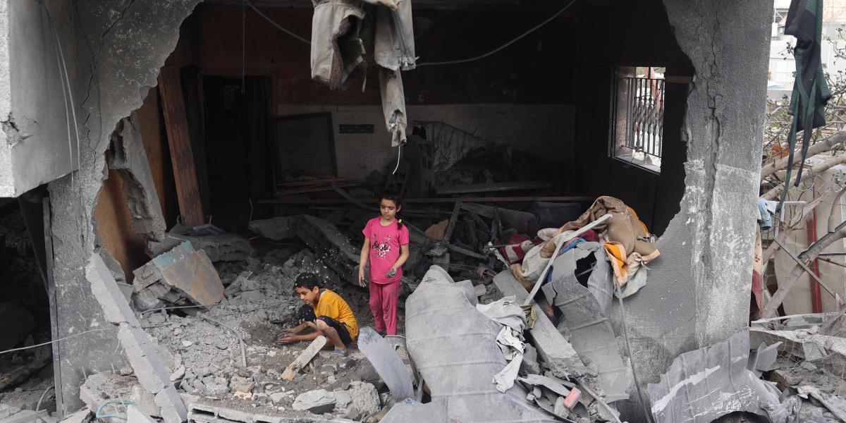 A gázai hatóságok szerint több száz ember halt meg az izraeli túszmentés során a Nuszeirát menekülttáborban