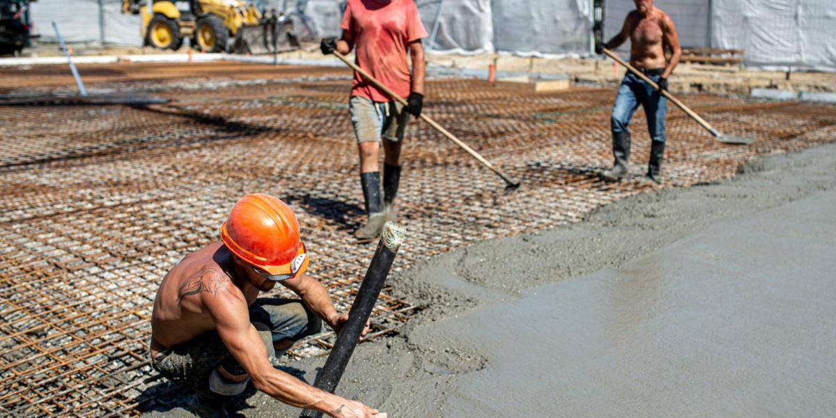 A szabad ég alatt dolgozókat viseli meg legjobban a hőség