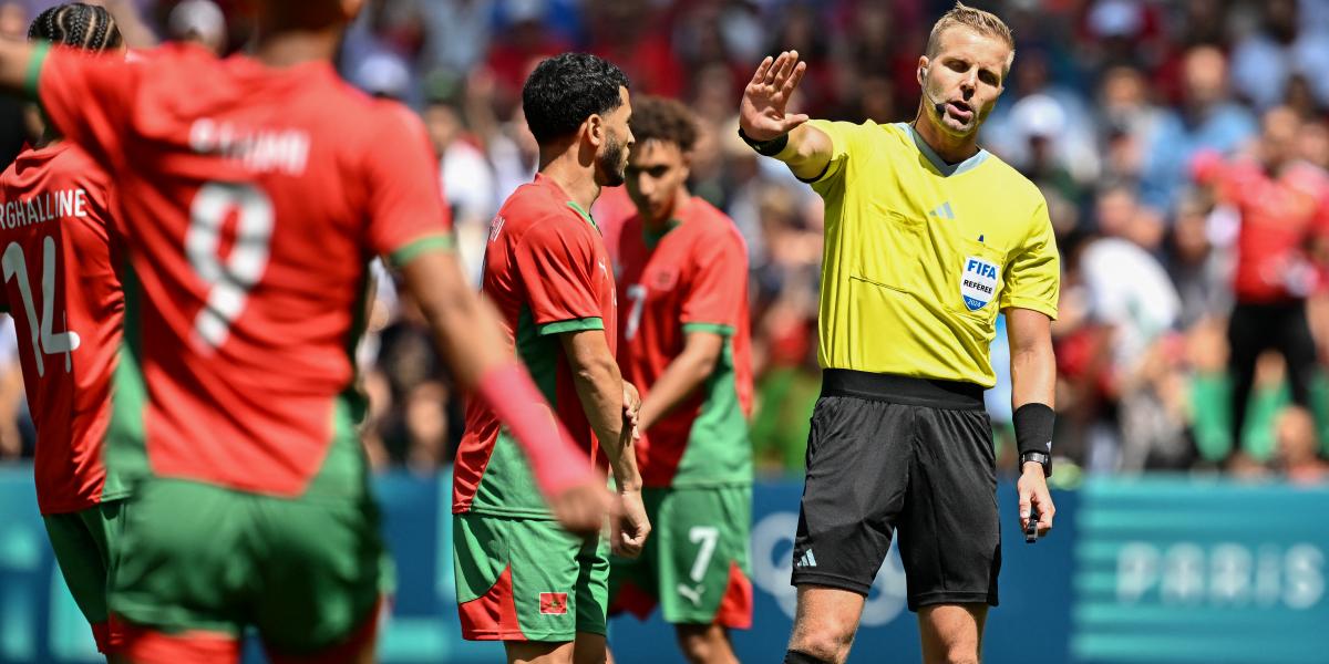 Glenn Nyberg játékvezető a Marokkó–Argentína meccsen