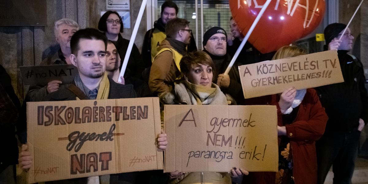 Lesújtó vélemények a Nemzeti alaptantervről. A kormány kötelező továbbképzést is előírt erről a pedagógusoknak