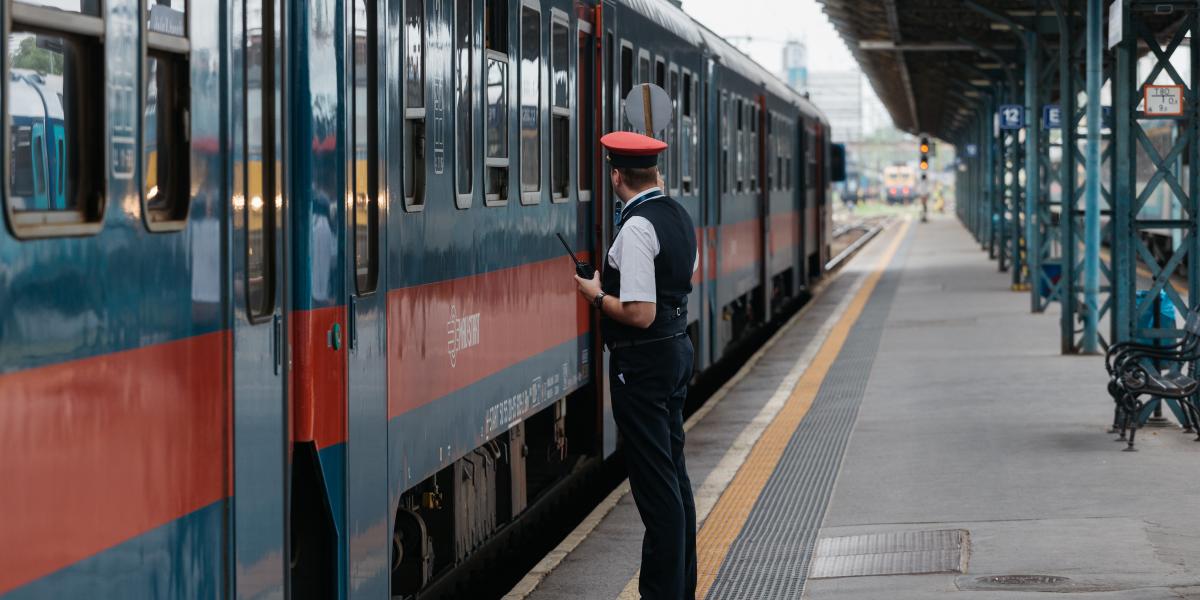 Vitézy Dávid úgy tudja, megint kisiklott egy vonat a Keleti pályaudvaron