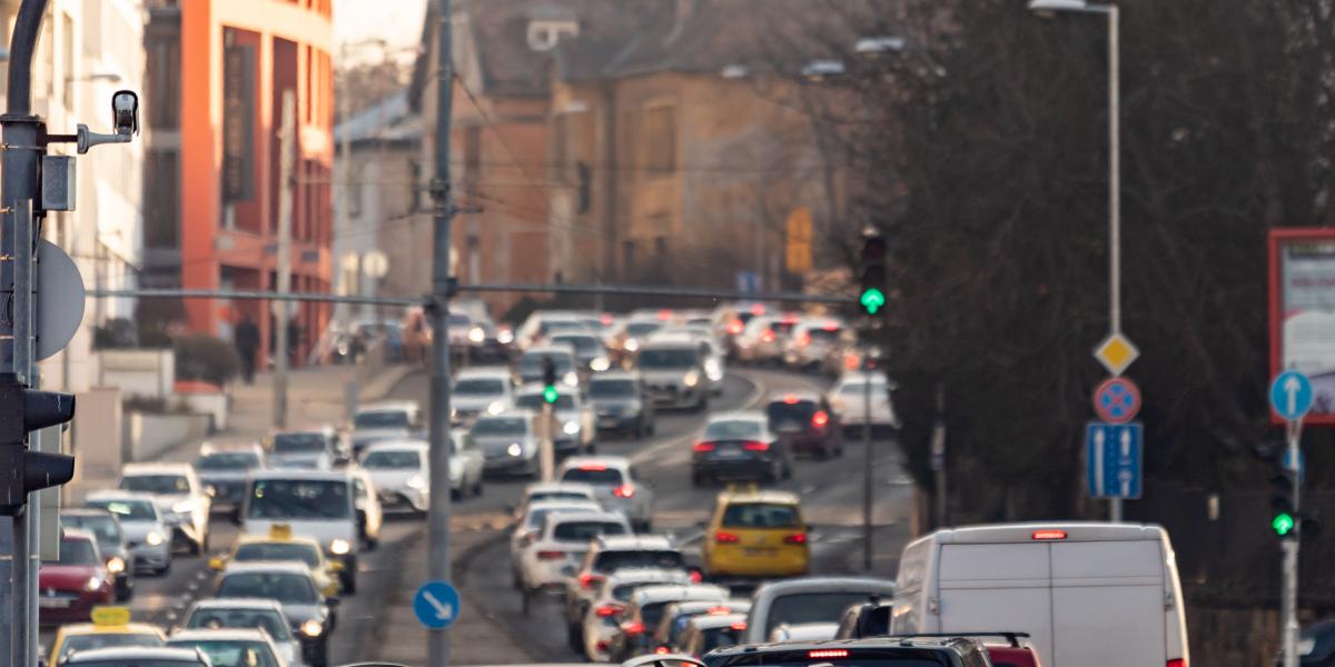 Nem áll le a kabinet az üzemanyagok jövedéki adójának emelésével