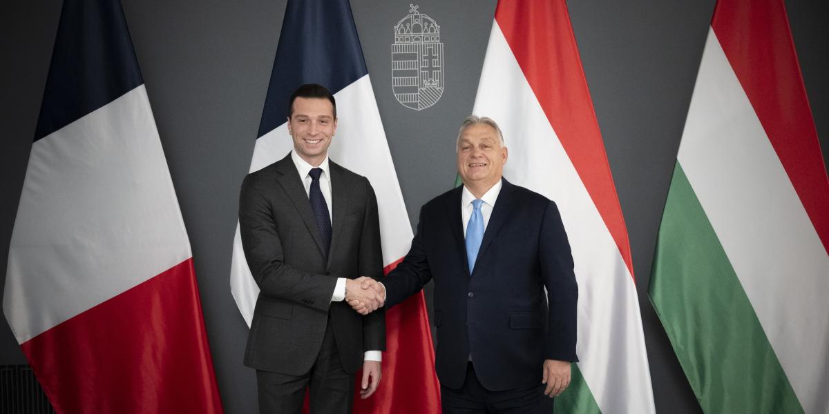 Orbán Viktor miniszterelnök és Jordan Bardella, a Patrióták Európáért európai parlamenti képviselőcsoportja és a francia Nemzeti Tömörülés elnöke a Karmelita kolostorban