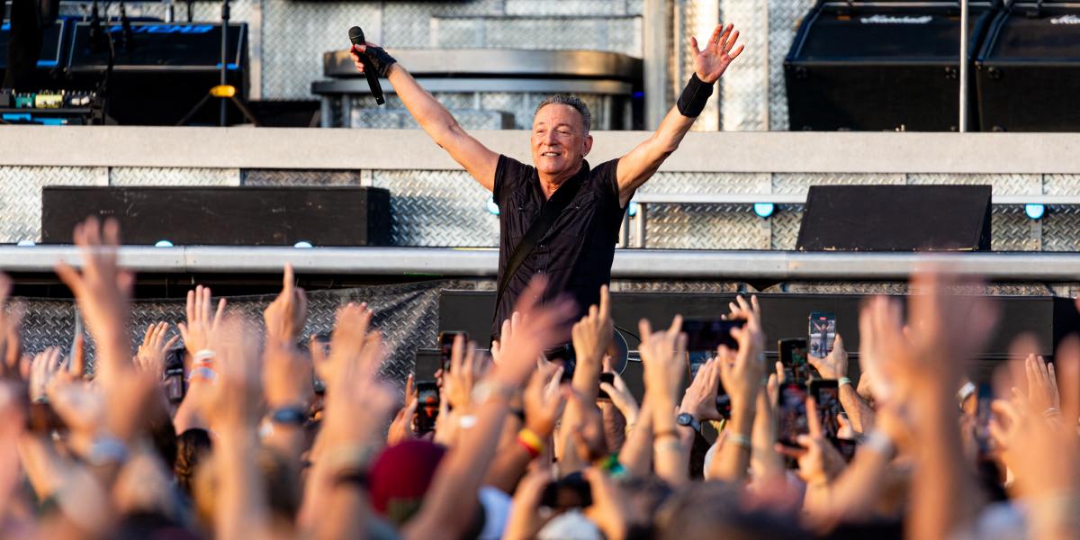 A Főnök, Bruce Springsteen is feldolgozott egy ma már 90 éves karácsonyi slágert