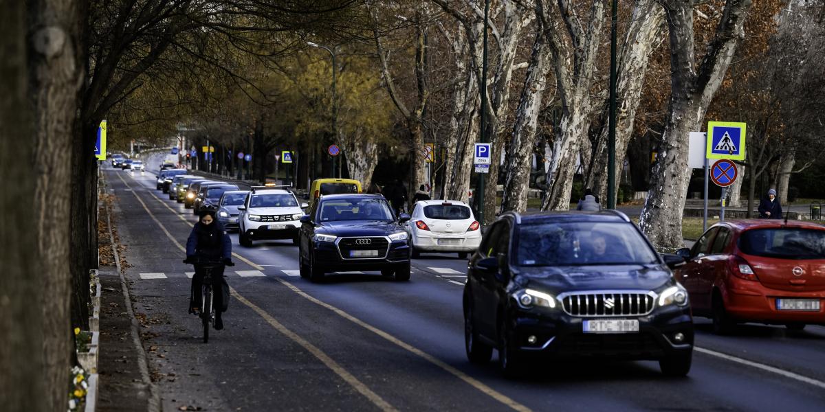 Jelentős forgalom zúdul más útvonalakra, ha valóban nem lehet majd áthajtani a Városligeten az M3-as autópálya felé, illetve onnan a belváros irányába