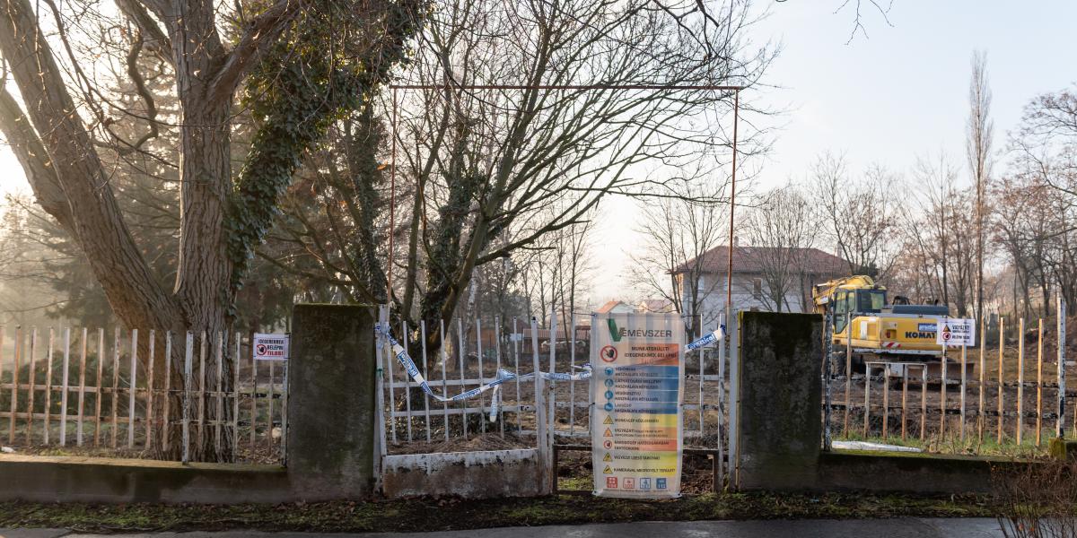 A település vezetője azt mondta, az új tulajdonostól nem kaptak tájékoztatást arról, mit akar kezdeni a területtel