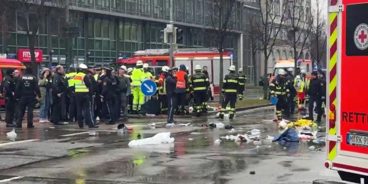 Tömegbe hajtott egy autó Münchenben, többen megsérültek