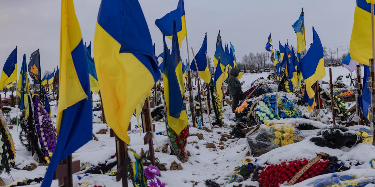 Elesett ukrán katonák temetője Harkivban