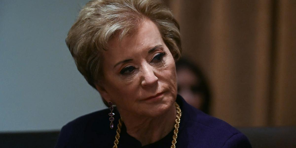 Linda McMahon korábban a férjével alapított WWE szórakoztatóipari pankrátorszervezetet s az első Trump-kormány idején a kisvállalkozásokat segítő hivatalt vezette