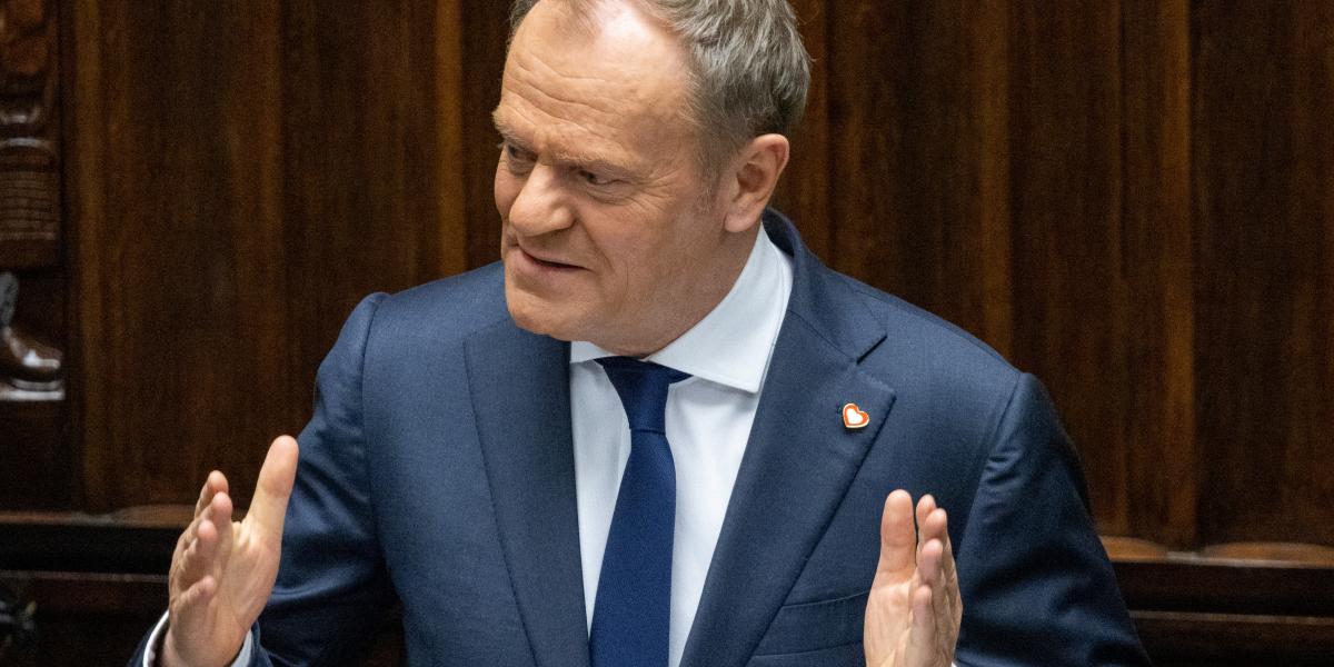 Tusk szerint Lengyelországnak a saját kezébe kell vennie a sorsát