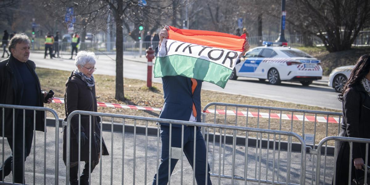 Résztvevők érkeznek Orbán Viktor évértékelőjére február 22-én 