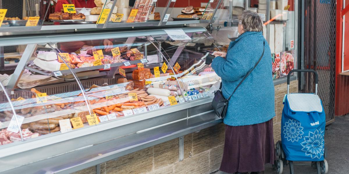 A nyugdíjasok 22 százaléka nagyon nehezen, nagy lemondások árán jön ki a pénzéből