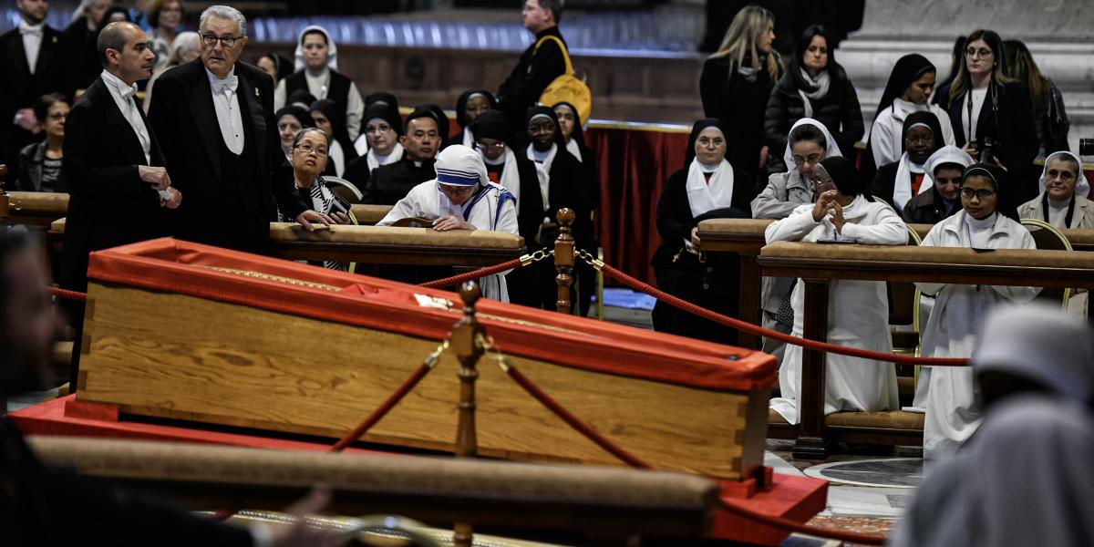 Ferenc pápát a Szent Péter-bazilikában ravatalozták fel