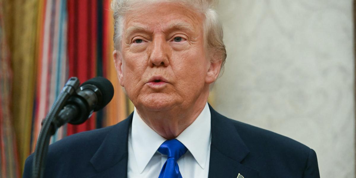 Donald Trump amerikai elnök 2025. május 5-én a Fehér Házban