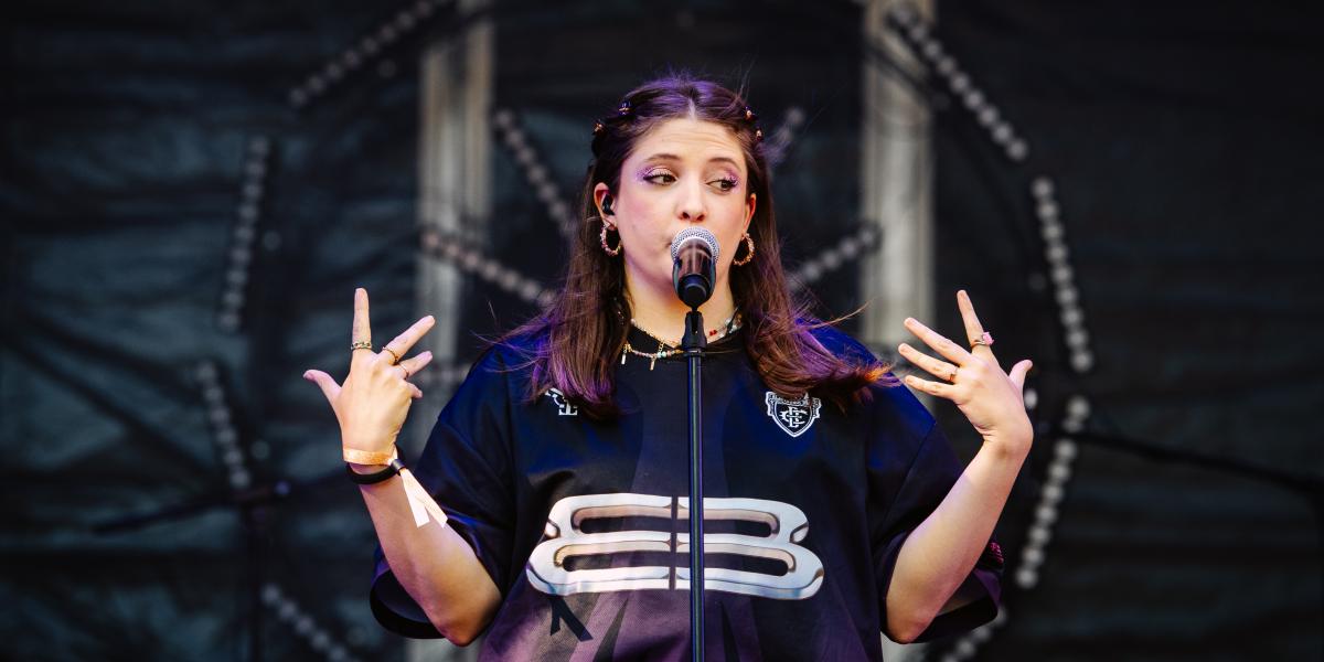 Cseri Hanna nagyon rossz, még rosszabb dolgokról szeretett volna énekelni sajátos show-elemekkel toldva. A halálról, szorongásról, megfelelési kényszerről