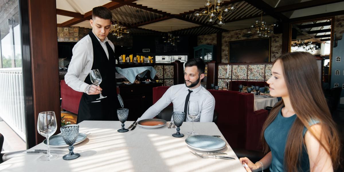 Egyre kevesebbet kérnek az asztalra az étterembe járók